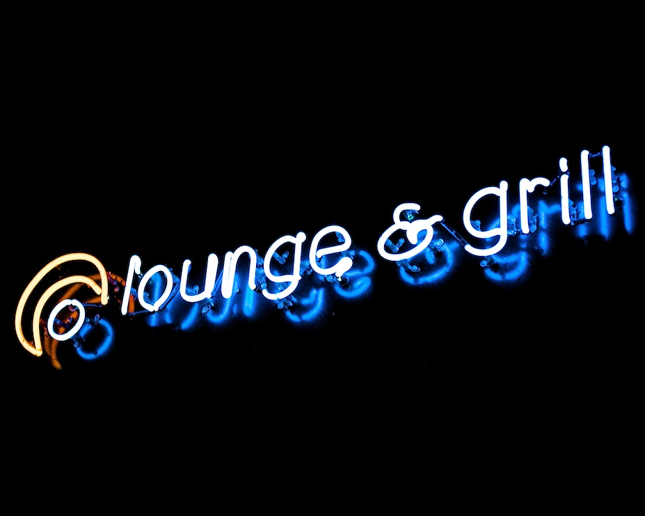 Lounge & Grill – Last Night in Vancouver – Vancouver, Canada