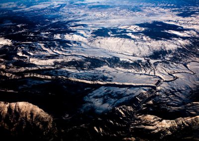 Contrasty Winter Scene - Mountains from the air | Blurbomat.com
