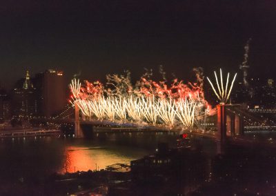July 4, 2014 fireworks on the Brooklyn Bridge. | Blurbomat.com