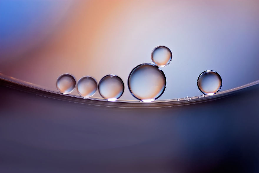 Link: I Use Oil And Water To Photograph Abstract Drops